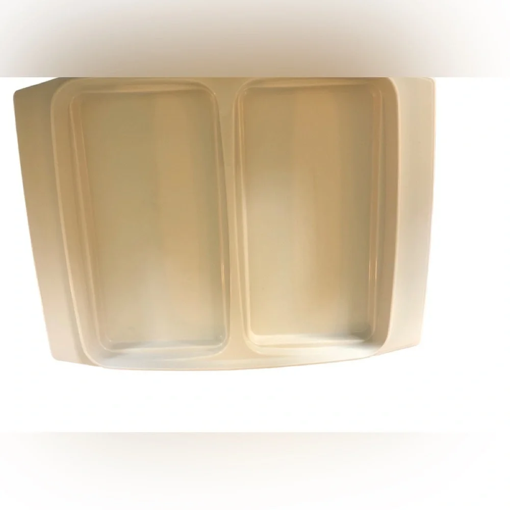 VTG Tupperware Deviled Egg ContainerW/Lid Holds 16 Eggs Tan White Sectioned